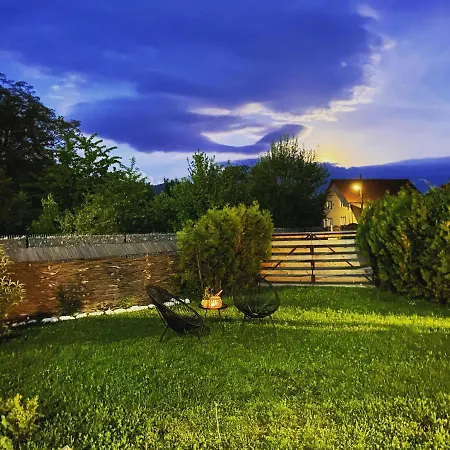 Guest house Casa Chira 3*