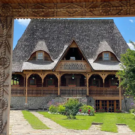 Guest house Casa Chira 3*