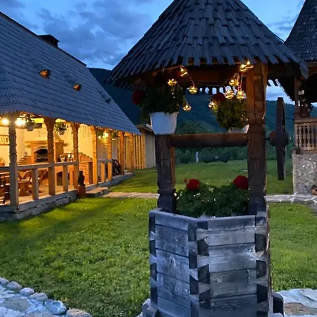 Casa Chira 3*